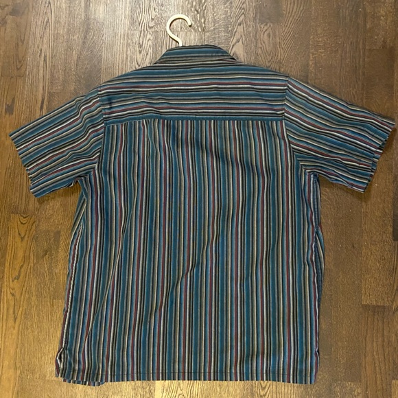 🦋 2/$20 Mountain Ridge vertical stripe button down tee - Picture 4 of 7